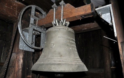 Aktualny wygląd dzwonu, który połączył Minden (Niemcy) i Grodziszcze.