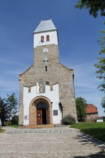 Wokół Sanktuarium NMP Różańcowej w Nowolesiu