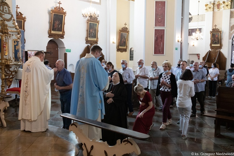 Pielgrzymka osób posługujących w parafiach do Rokitna