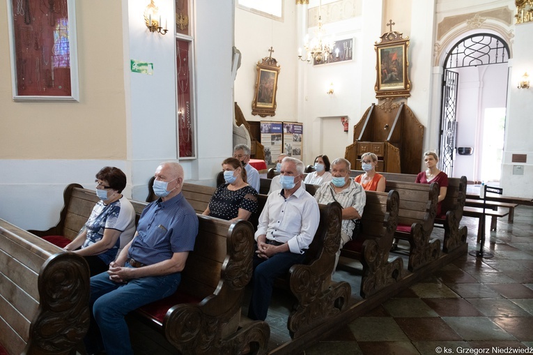 Pielgrzymka osób posługujących w parafiach do Rokitna