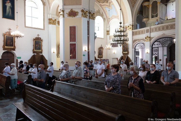 Pielgrzymka osób posługujących w parafiach do Rokitna