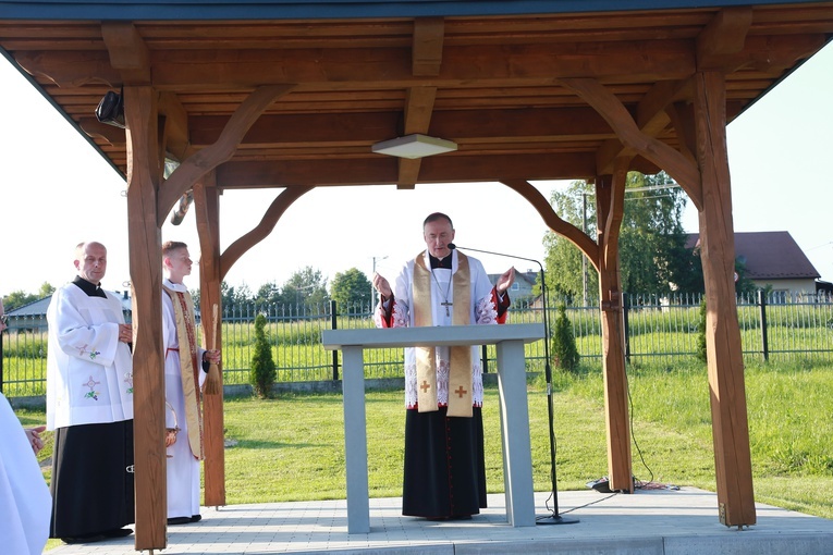 Organy i ołtarz w Pogwizdowie