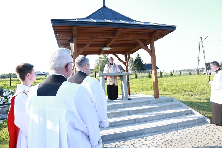 Organy i ołtarz w Pogwizdowie