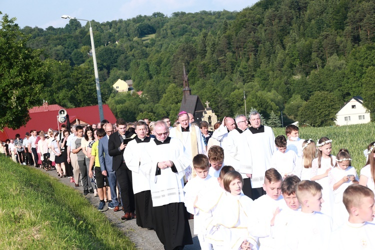 Organy i ołtarz w Pogwizdowie