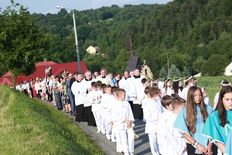 Organy i ołtarz w Pogwizdowie