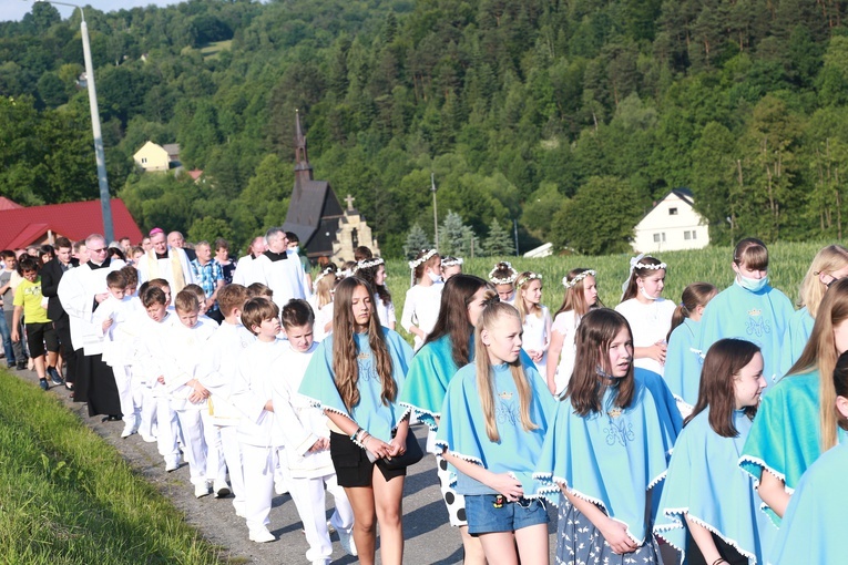 Organy i ołtarz w Pogwizdowie