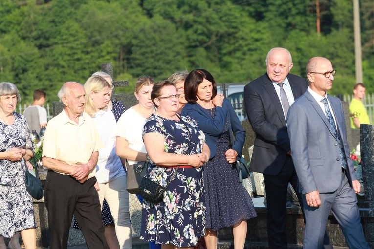 Organy i ołtarz w Pogwizdowie