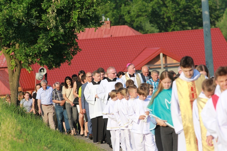 Organy i ołtarz w Pogwizdowie