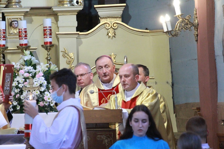 Organy i ołtarz w Pogwizdowie