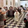 Na zakończenie Eucharystii modlono się za kapłanów.