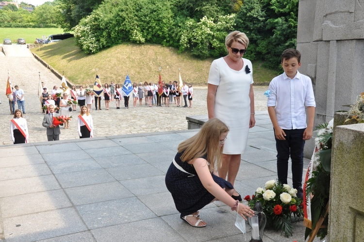 Pielgrzymka szkół im. Powstańców Śląskich na Górę Świętej Anny