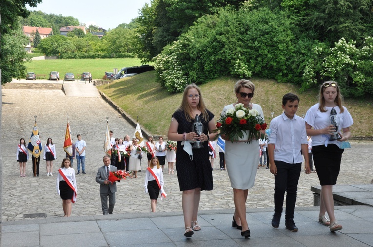 Pielgrzymka szkół im. Powstańców Śląskich na Górę Świętej Anny