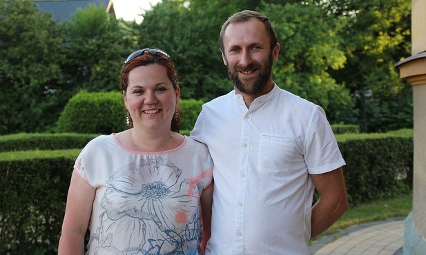 Anna i Ireneusz Miłoniowie zainicjowali wspólne Msze św. i adoracje Najświętszego Sakramentu malżonków starających się o dar poczęcia dziecka.