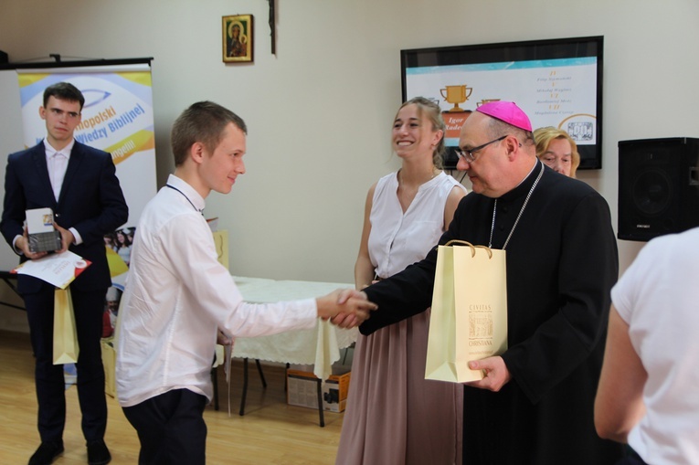 Finaliści XXV Ogólnopolskiego Konkursu Wiedzy Biblijnej nagrodzeni