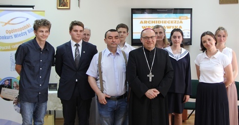 Finaliści XXV Ogólnopolskiego Konkursu Wiedzy Biblijnej nagrodzeni