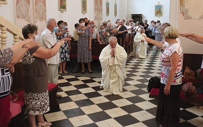 	Kapłani potrzebują duchowego wsparcia.