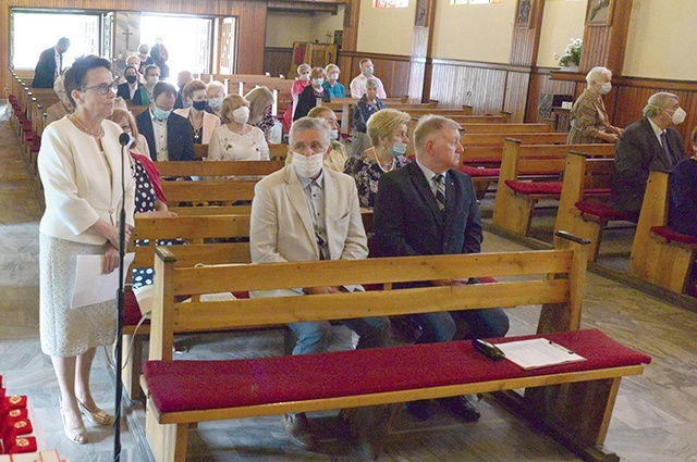 	Historię organizacji przybliżyła Jadwiga Kazana. 