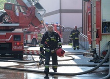 Chorzów: W pogorzelisku strażacy znaleźli zwłoki mężczyzny