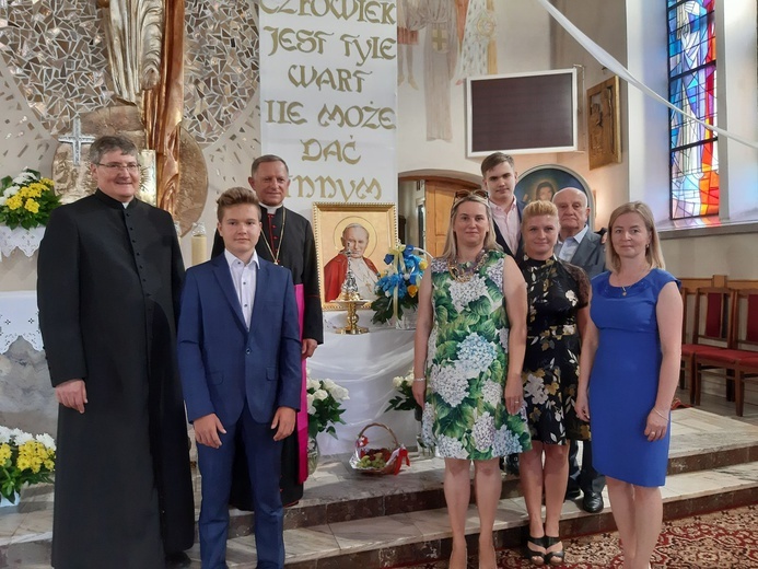 Góra Motyczna. Uroczyste wprowadzenie relikwii św. Jana Pawła II