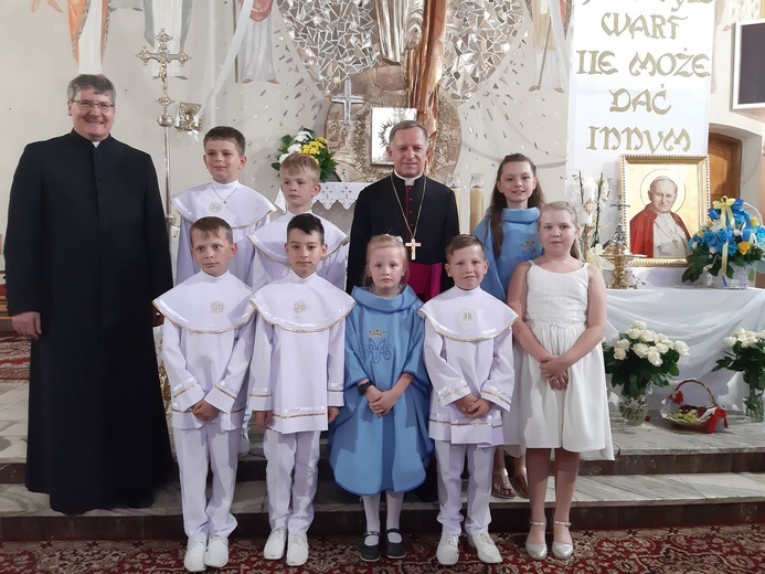 Góra Motyczna. Uroczyste wprowadzenie relikwii św. Jana Pawła II