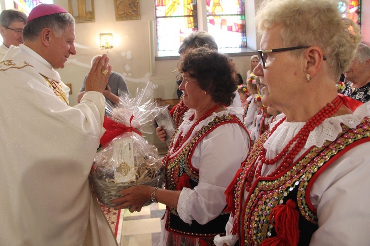 Góra Motyczna. Uroczyste wprowadzenie relikwii św. Jana Pawła II