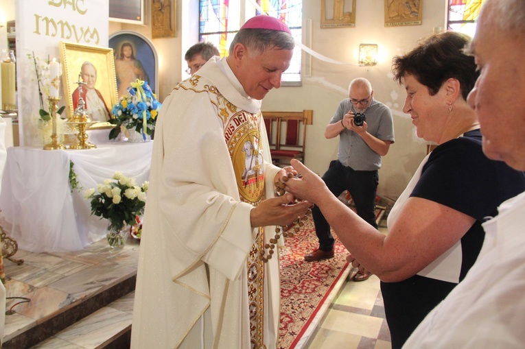 Góra Motyczna. Uroczyste wprowadzenie relikwii św. Jana Pawła II