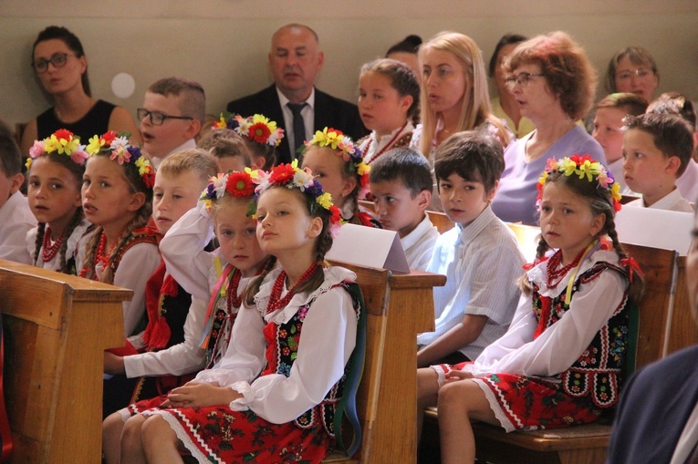 Góra Motyczna. Uroczyste wprowadzenie relikwii św. Jana Pawła II