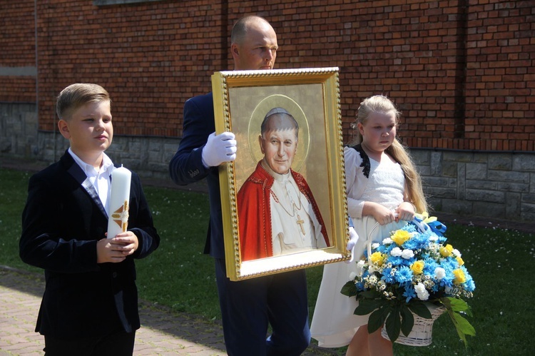 Góra Motyczna. Uroczyste wprowadzenie relikwii św. Jana Pawła II