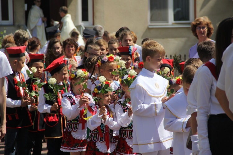 Góra Motyczna. Uroczyste wprowadzenie relikwii św. Jana Pawła II