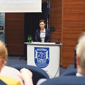 Konferencję otworzyła rektor prof. dr hab. Elżbieta Skorupska- -Raczyńska.