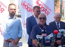 O uroczystościach związanych z obchodami radomskiej rocznicy mówili (od lewej) Mateusz Tyczyński, Radosław Witkowski, Stanisław Kowalski, Krzysztof Kośla.