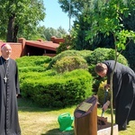 Dąb pamięci i modlitwy za śp bp. Alojzego Orszulika