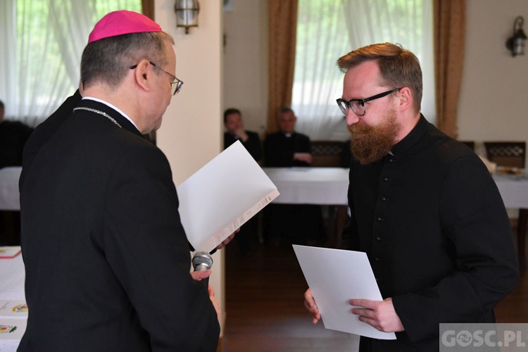 Dekrety dla wikariuszy