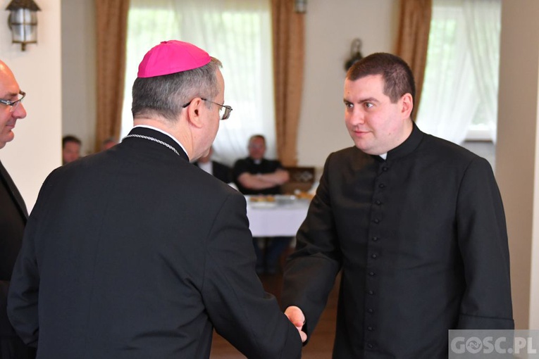 Dekrety dla wikariuszy