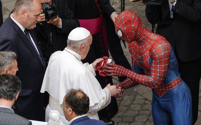 Spiderman na audiencji u papieża. Dostał miejsce w strefie VIP z ważnego powodu