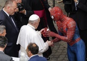 Spiderman na audiencji u papieża. Dostał miejsce w strefie VIP z ważnego powodu