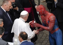Spiderman na audiencji u papieża. Dostał miejsce w strefie VIP z ważnego powodu