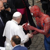 Spiderman na audiencji u papieża. Dostał miejsce w strefie VIP z ważnego powodu