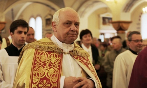 Ks. kan. Kazimierz Grela, proboszcz parafii Świętych Apostołów Szymona i Judy Taduesza w Kozach, kończy poslugę i przechodzi na emeryturę.