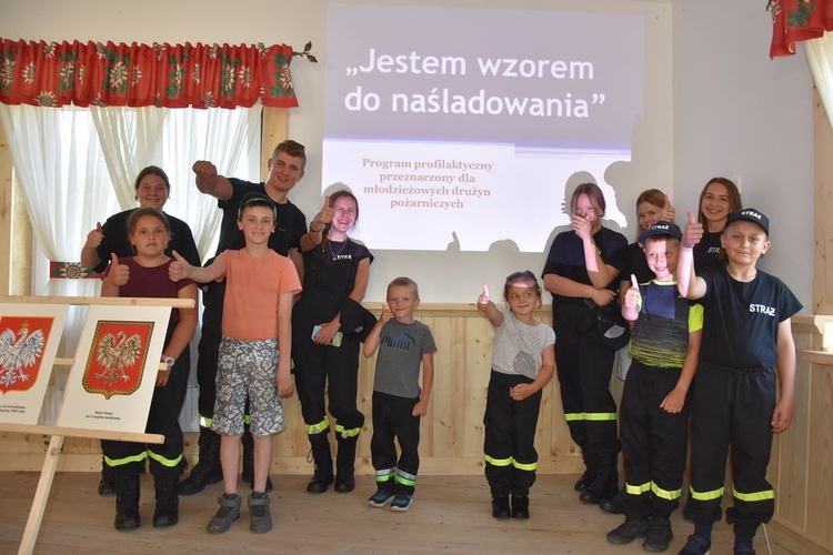Młodzieżowe drużyny pożarnicze z gminy Czarny Dunajec