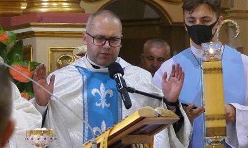 Neoprezbiter ks. Paweł Stawarczyk.
