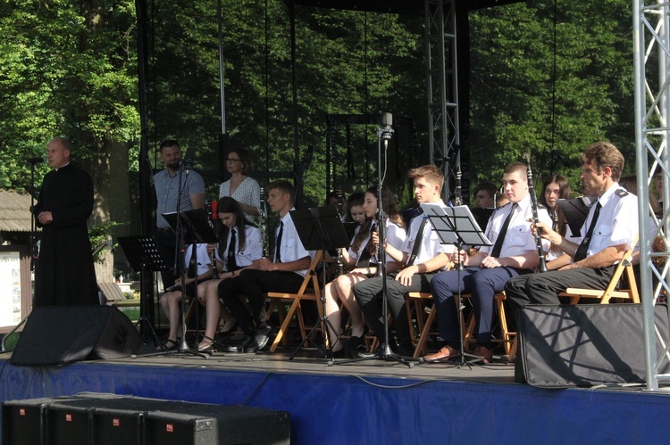 Lipnica Murowana. Poświęcenie figury Frasobliwego