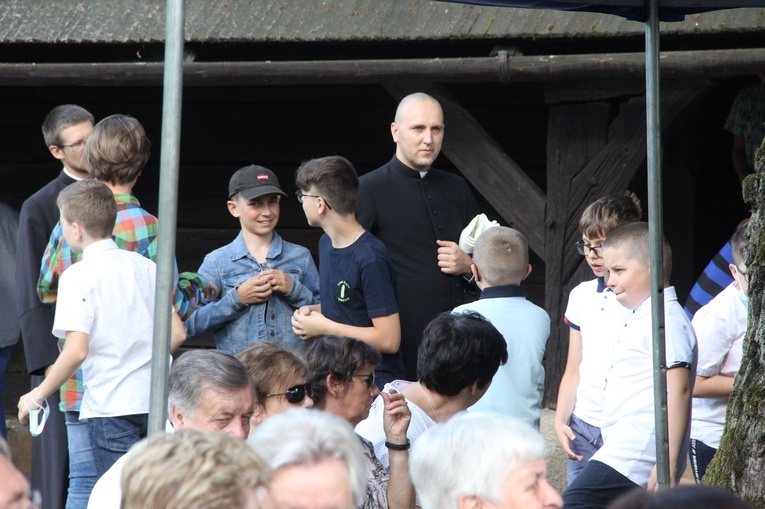 Lipnica Murowana. Poświęcenie figury Frasobliwego