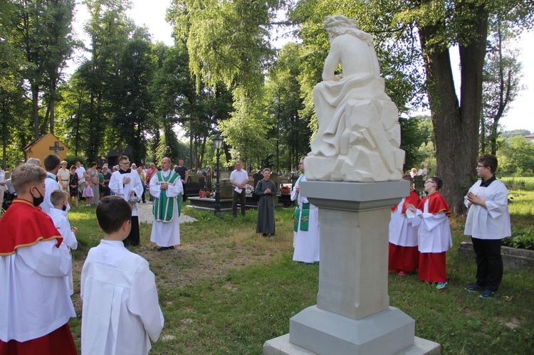 Lipnica Murowana. Poświęcenie figury Frasobliwego