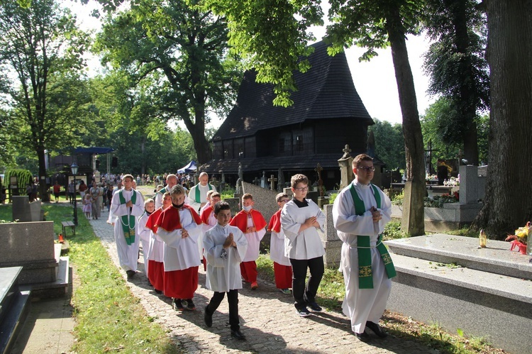 Lipnica Murowana. Poświęcenie figury Frasobliwego