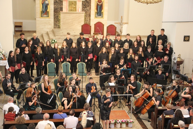 Skierniewice. Premiera Oratorium "Otwórzcie drzwi Chrystusowi" 