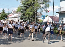 Parada ulicami Jedlińska.