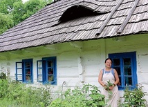 	– Moja prababka przybyła tu w 1890 r., z tym domem w wianie – mówi Elżbieta Graboś.