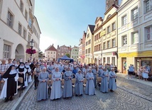 	Uroczystości odbyły się w centrum miasta.