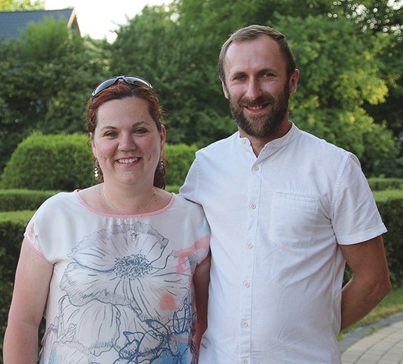 ▲	Anna i Ireneusz Miłoniowie zaprosili na modlitewne spotkanie.